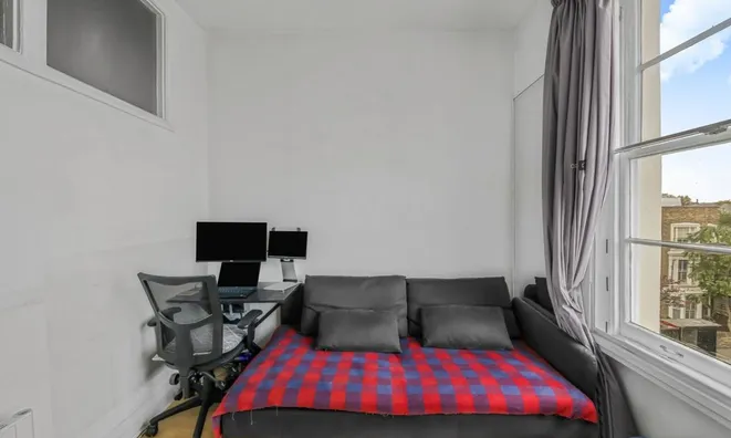 Недвижимость Cliff Court, Cliff Road: 4