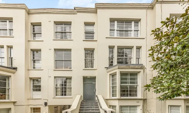 Недвижимость Cliff Court, Cliff Road: 8