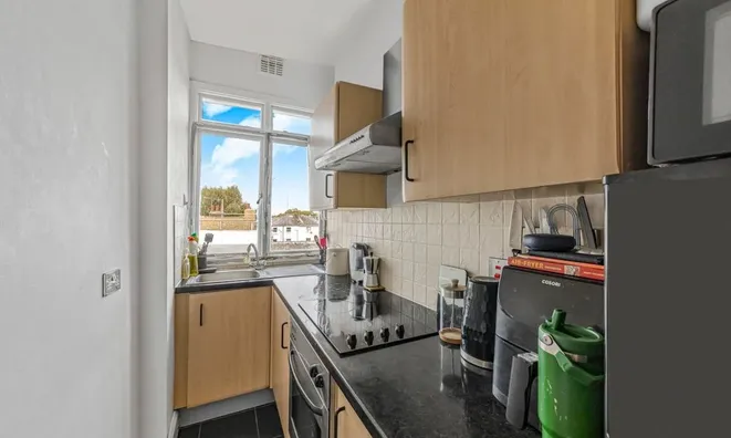 Недвижимость Cliff Court, Cliff Road: 10