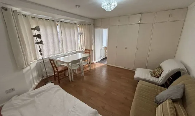 Недвижимость The Pantiles, Finchley Road, Temple Fortune, Greater: 7