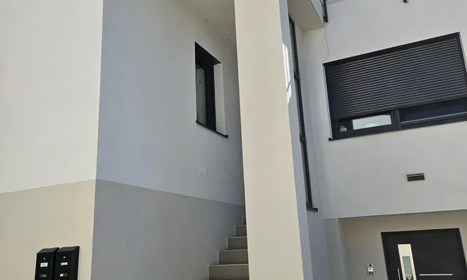 Недвижимость Twin House New Ljubljana Vich: 2
