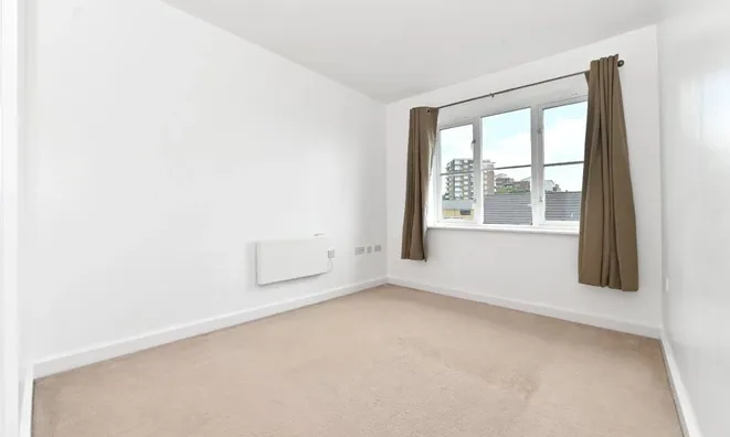 Недвижимость Robson Avenue, Willesden, Lond: 4