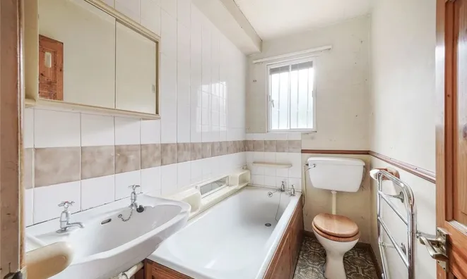 Недвижимость Benson Court, Junction Road: 2
