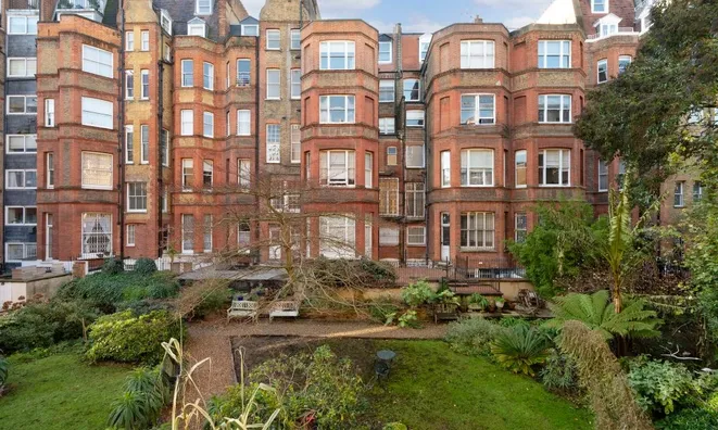 Недвижимость Rosary Gardens, South Kensington: 10