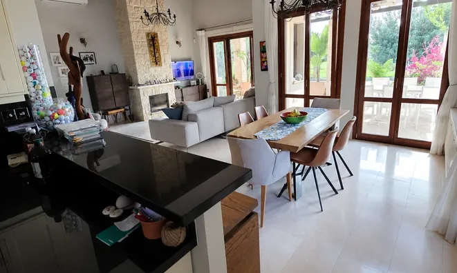 Недвижимость 200 sqm Villa For sale in Kouklia, Paphos: 15