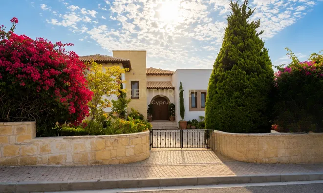 Недвижимость 200 sqm Villa For sale in Kouklia, Paphos: 25