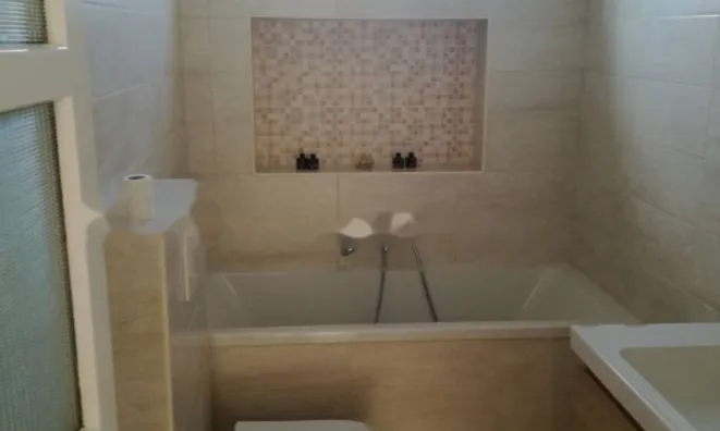 Недвижимость Трехкомнатная в центре города: 3