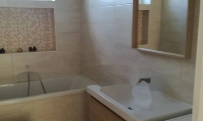 Недвижимость Трехкомнатная в центре города: 4