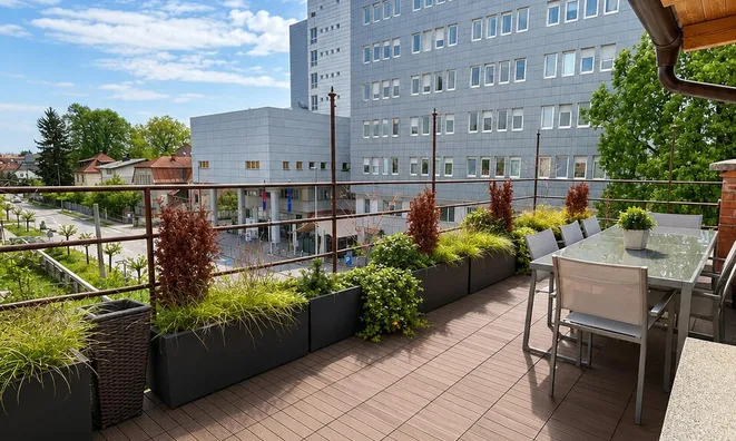 Недвижимость Apartment, 6+ rooms, Center: 1
