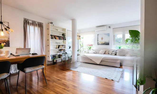 Недвижимость 3-room apartment, Nova Trnova: 1