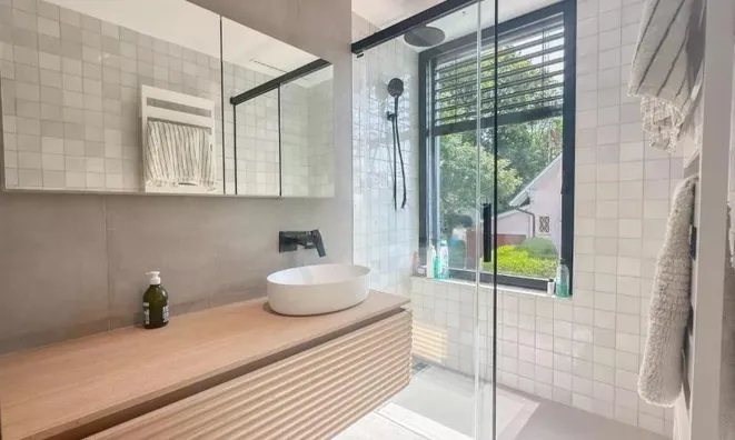 Недвижимость Single house 6 rooms: 10