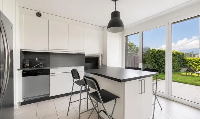 Недвижимость Apartment 4 rooms: 1