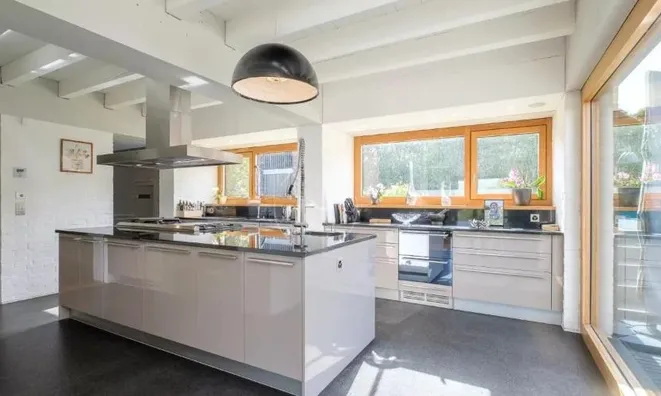 Недвижимость Single house 10 rooms: 8