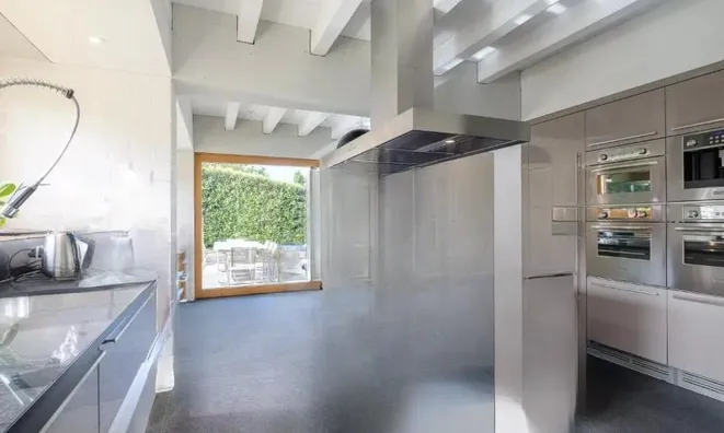 Недвижимость Single house 10 rooms: 9