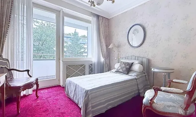 Недвижимость Apartment 5 rooms: 9