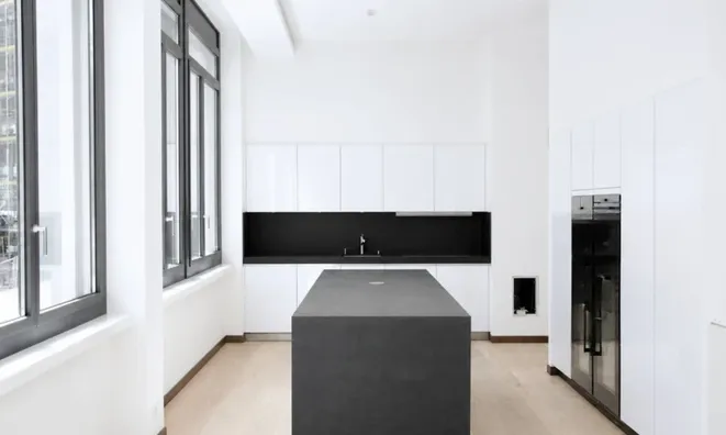 Недвижимость Apartment 6 rooms: 5