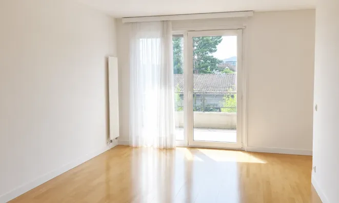Недвижимость Apartment 4 rooms: 4