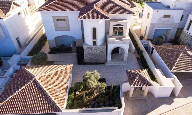 Недвижимость 6 Bedroom Villa for Sale in Pervolia, Larnaca: 15