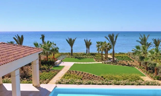 Недвижимость 6 Bedroom Villa for Sale in Pervolia, Larnaca: 19