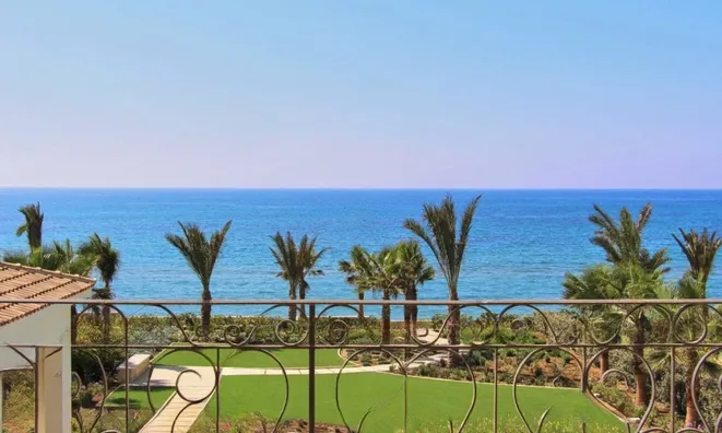Недвижимость 6 Bedroom Villa for Sale in Pervolia, Larnaca: 20