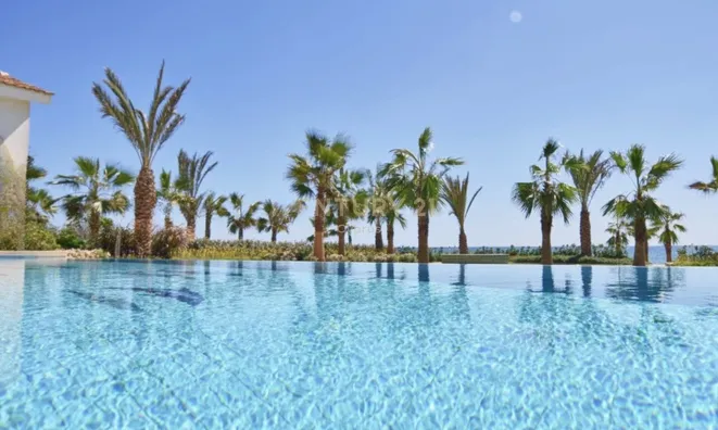Недвижимость 6 Bedroom Villa for Sale in Pervolia, Larnaca: 28