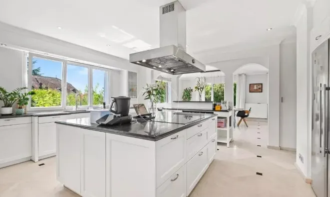 Недвижимость Single house 7 rooms: 8