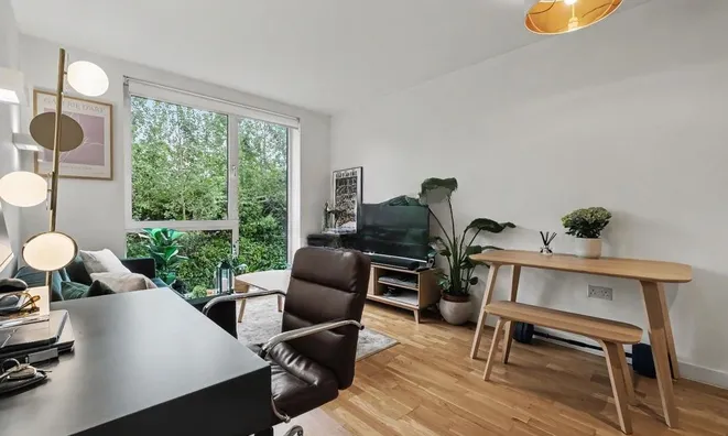Недвижимость Oak Grove, Cricklewood: 1