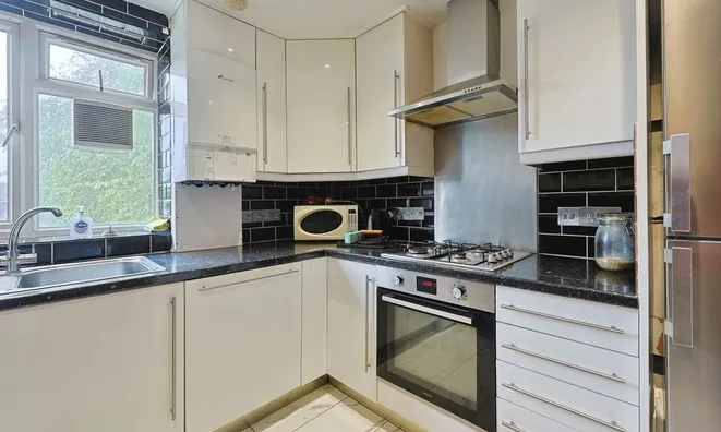 Недвижимость Farnhurst House, Blondel Street: 1