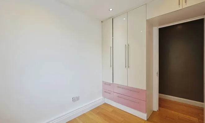 Недвижимость Farnhurst House, Blondel Street: 3