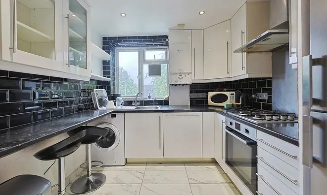 Недвижимость Farnhurst House, Blondel Street: 12