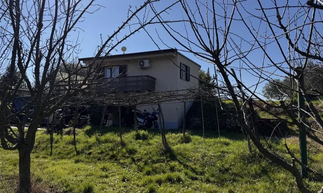 Недвижимость House in Parechago: 1