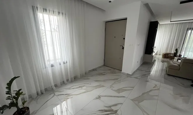 Недвижимость 4 Bedroom Villa for Sale in Eptagoneia, Limassol: 23