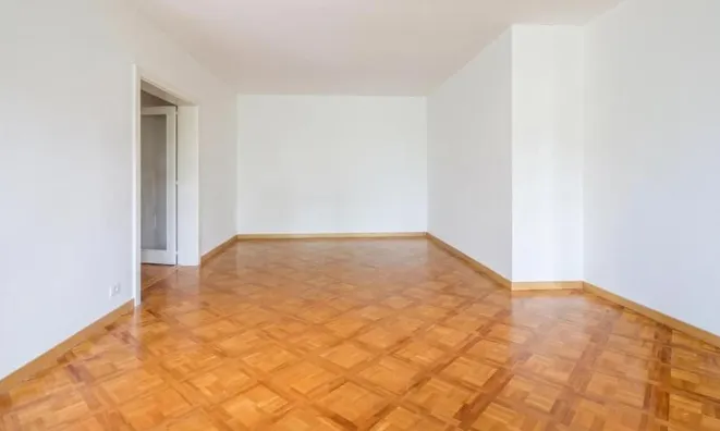 Недвижимость Apartment 4 rooms: 4