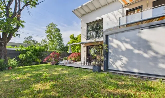 Недвижимость Bifamiliar house 6 rooms: 2