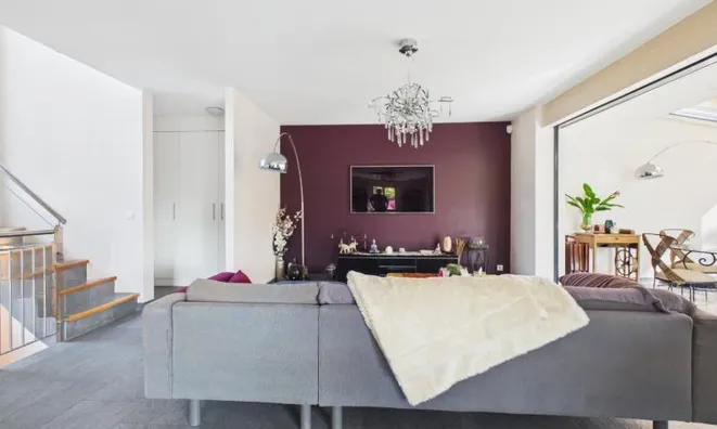 Недвижимость Bifamiliar house 6 rooms: 8