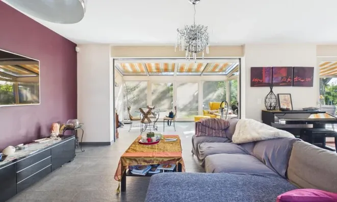 Недвижимость Bifamiliar house 6 rooms: 22