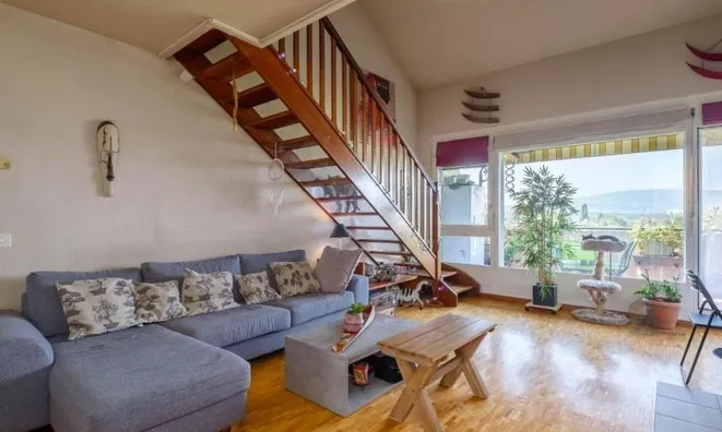 Недвижимость Attic flat 6 rooms: 2