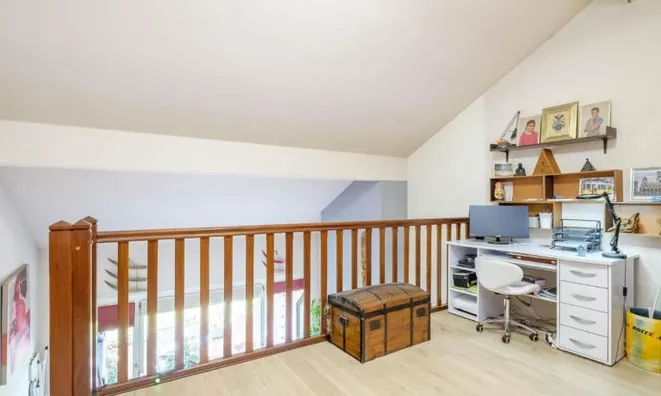 Недвижимость Attic flat 6 rooms: 7