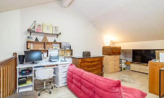 Недвижимость Attic flat 6 rooms: 8