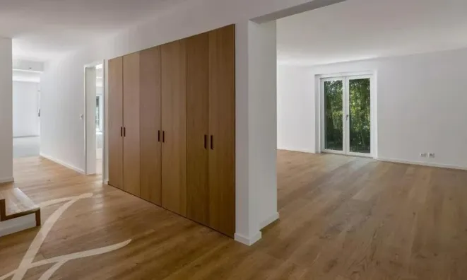 Недвижимость Single house 7 rooms: 11