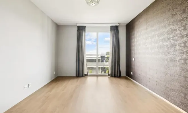 Недвижимость Apartment 6 rooms: 9