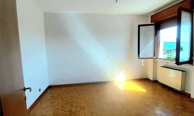 Недвижимость Four-room apartment in the center of Gorica.: 12