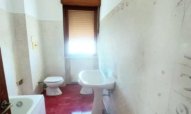 Недвижимость Four-room apartment in the center of Gorica.: 14