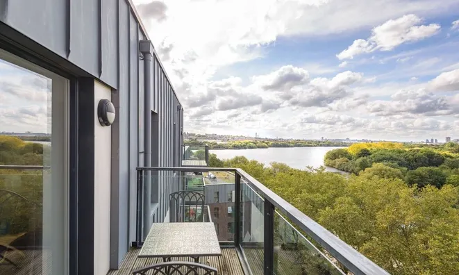 Недвижимость Shearwater Drive, Hendon: 2