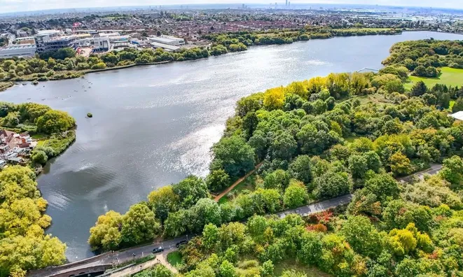 Недвижимость Shearwater Drive, Hendon: 5