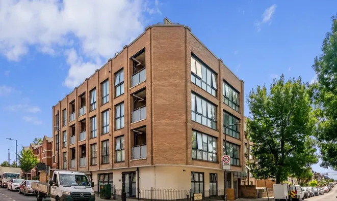 Недвижимость Rucklidge Avenue: 7