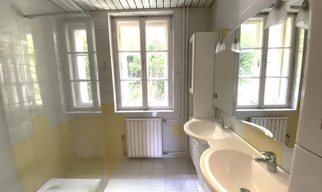 Недвижимость Four-room apartment Vich: 10