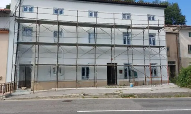 Недвижимость House in the city center: 7