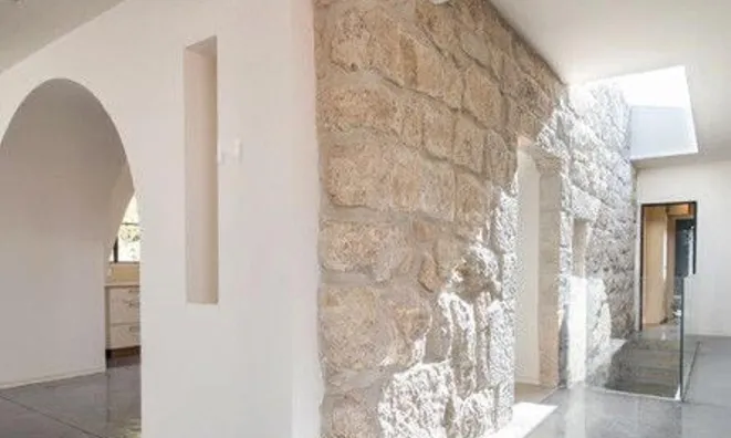 Недвижимость House in the city center: 15
