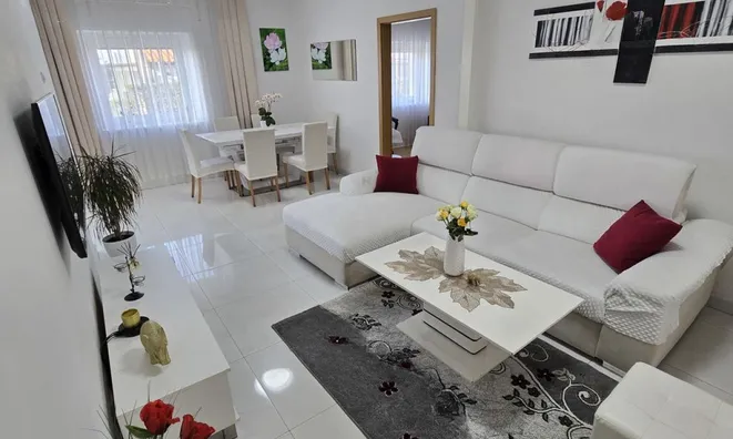 Недвижимость Apartment, 3-room, Bertoki: 2
